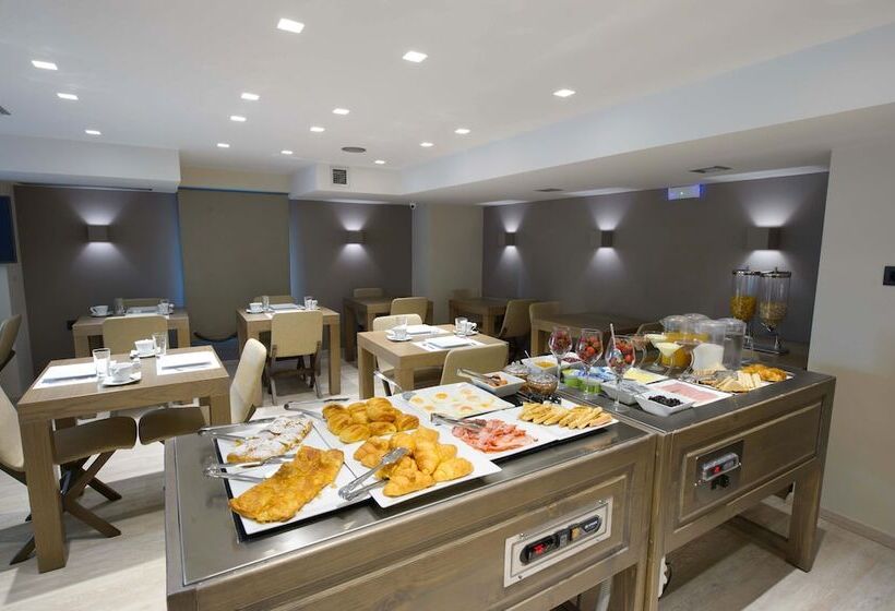 Отель Castello City