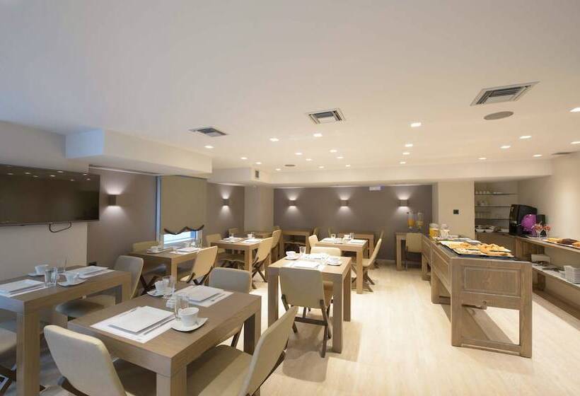 Отель Castello City