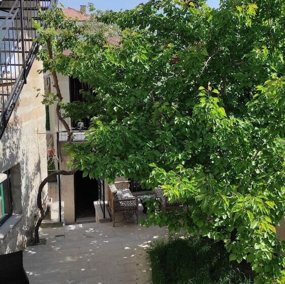 هتل Daphne Luxury Rooms