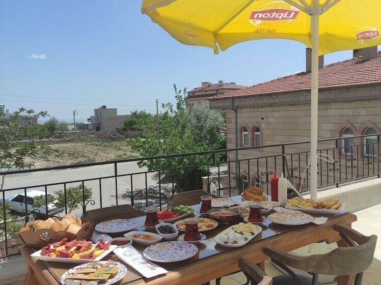 هتل Daphne Luxury Rooms