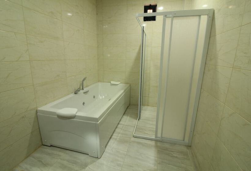 هتل Daphne Luxury Rooms