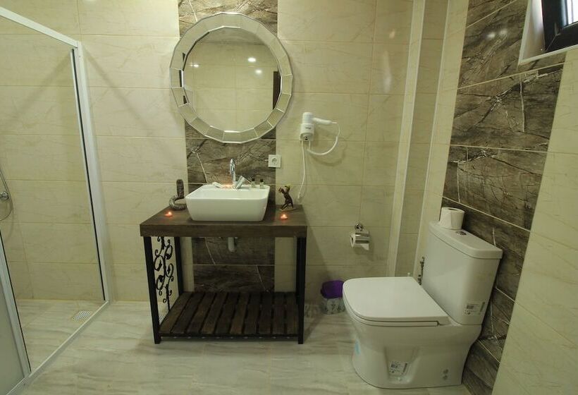 هتل Daphne Luxury Rooms