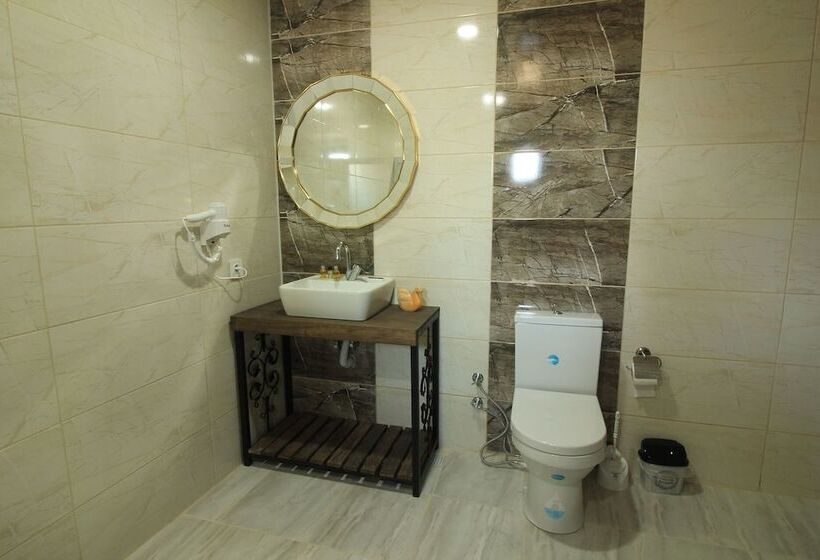 هتل Daphne Luxury Rooms