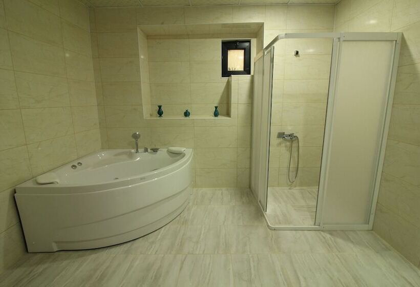 هتل Daphne Luxury Rooms