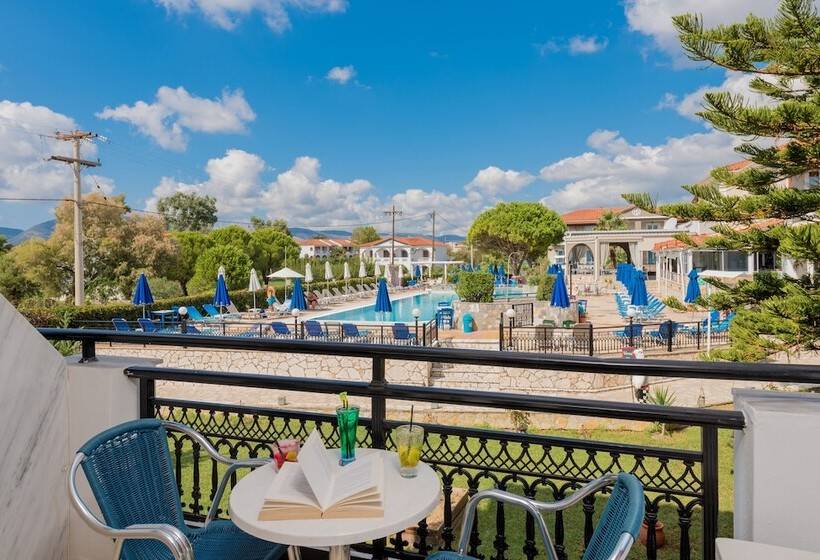 בית מלון כפרי Denny S Inn