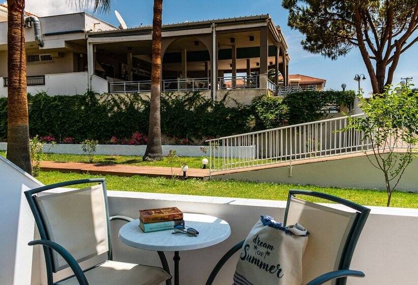 בית מלון כפרי Denny S Inn