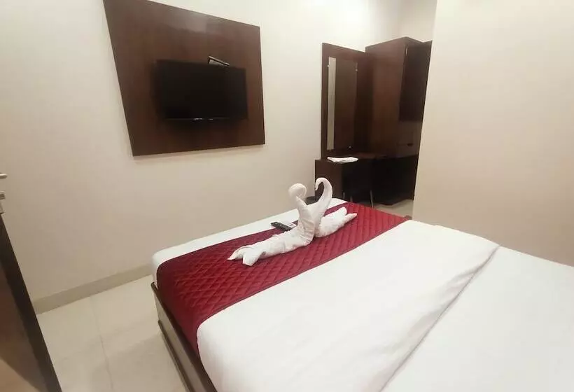 هتل Empire   Near International Airport