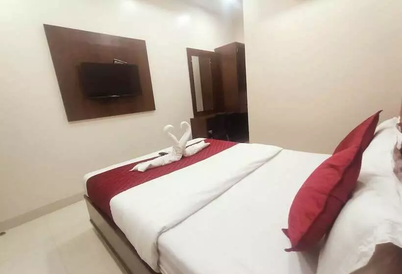 هتل Empire   Near International Airport