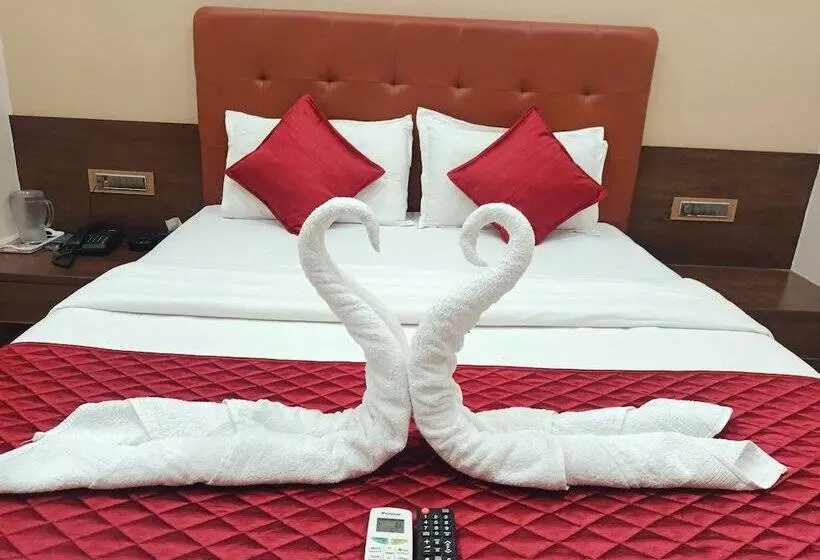 هتل Empire   Near International Airport