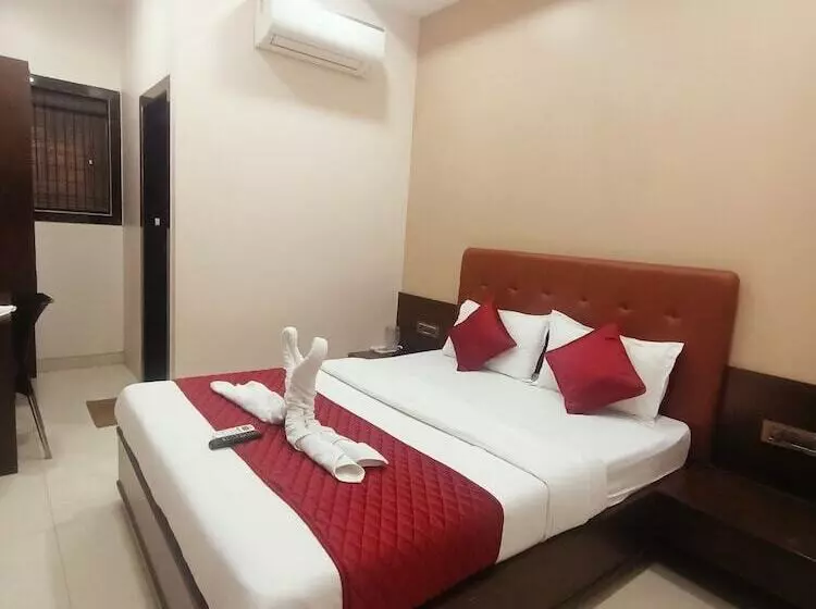 هتل Empire   Near International Airport