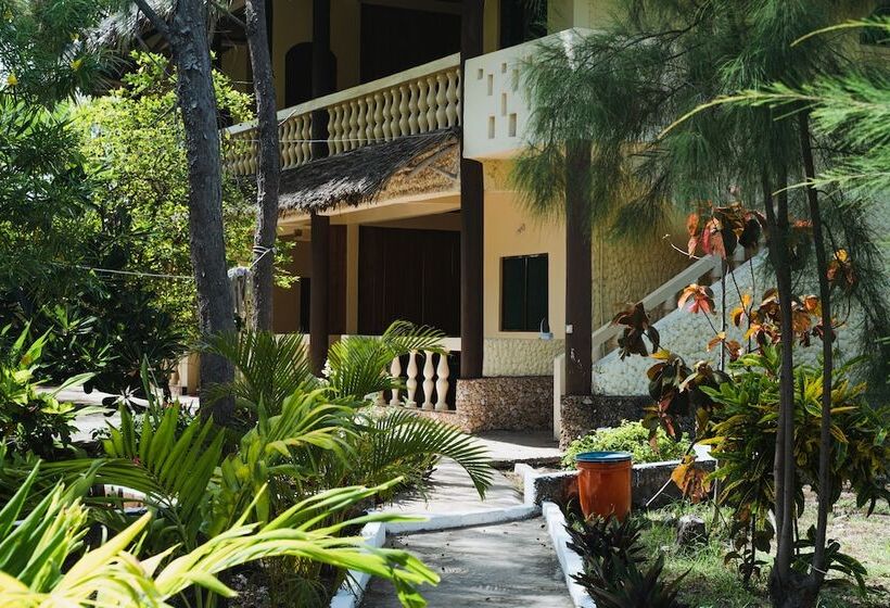 هتل Gk Palm Resort Watamu