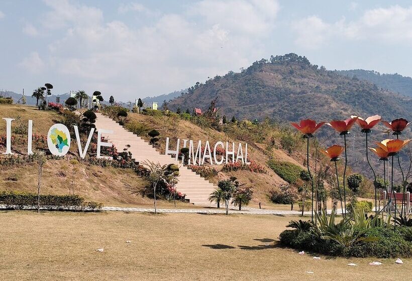 בית מלון כפרי Le Halcyon , Kasauli