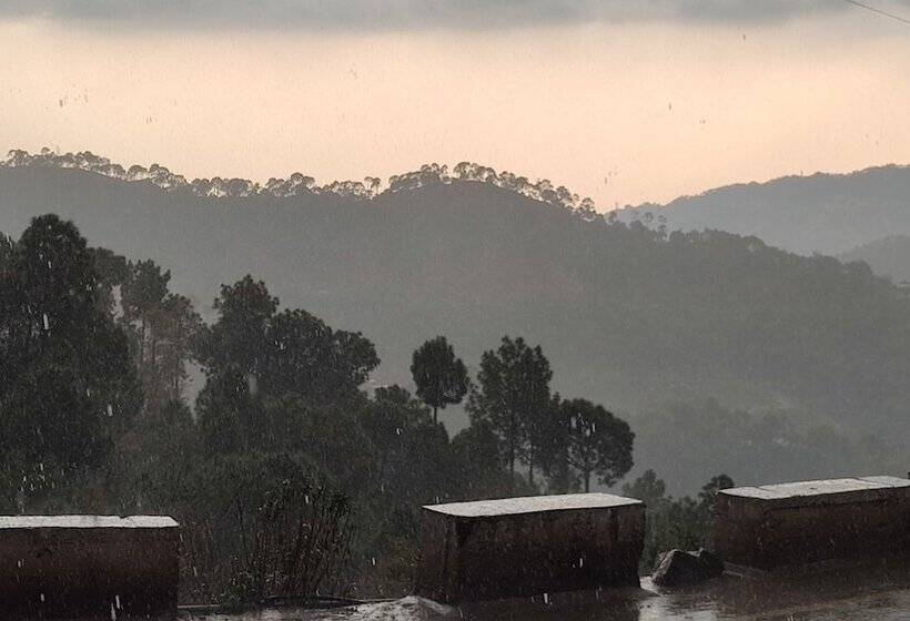 בית מלון כפרי Le Halcyon , Kasauli