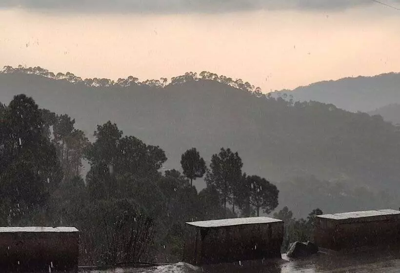 Hotelli Le Halcyon , Kasauli