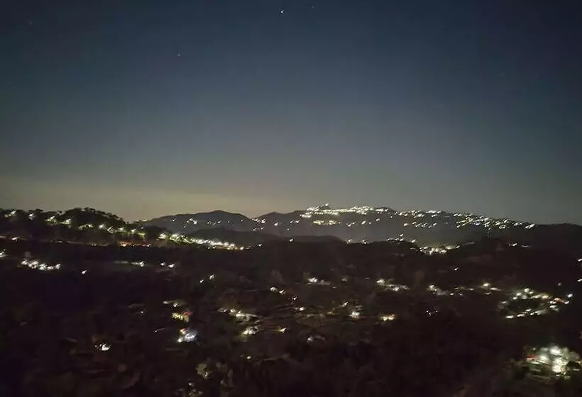 Hotelli Le Halcyon , Kasauli