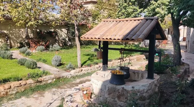 ホテル Sarnich Cave Suites