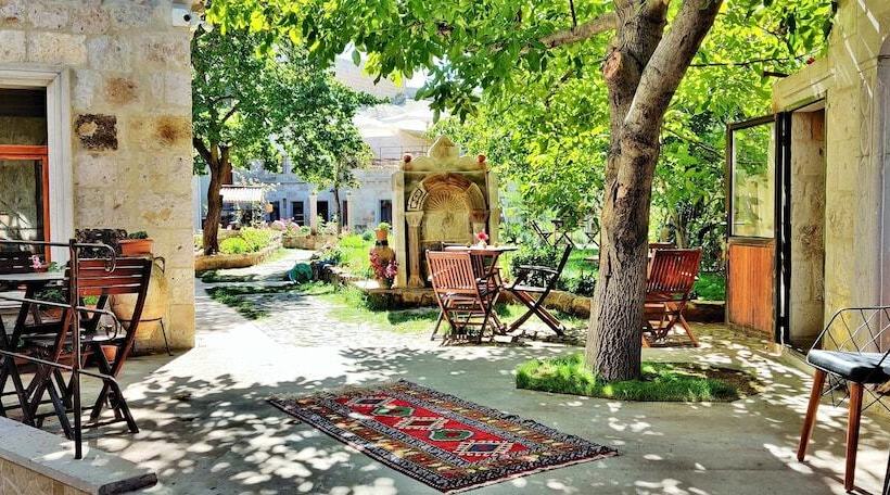 هتل Sarnich Cave Suites