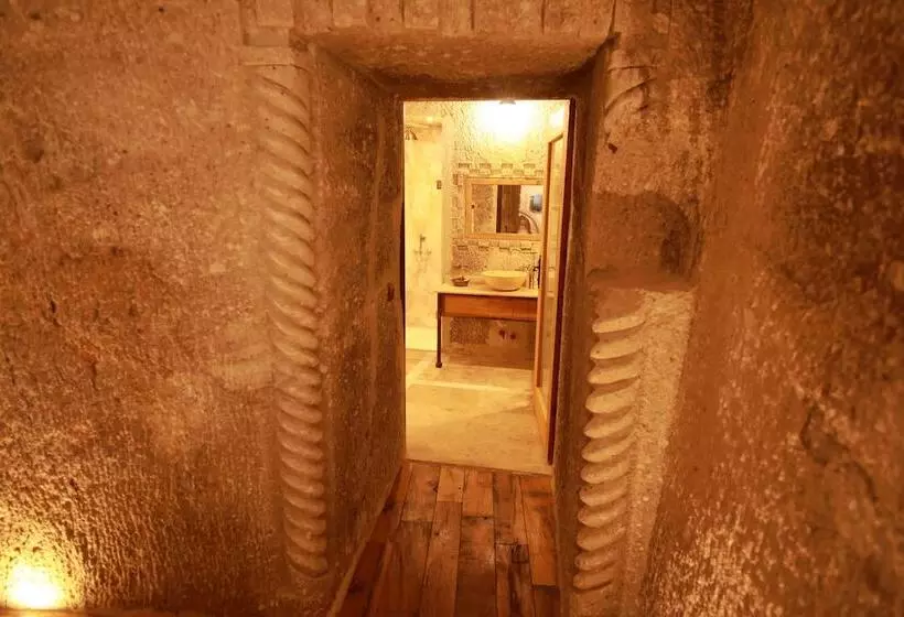 ホテル Sarnich Cave Suites