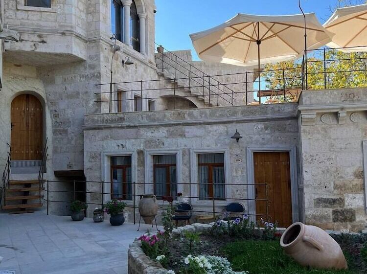 هتل Sarnich Cave Suites