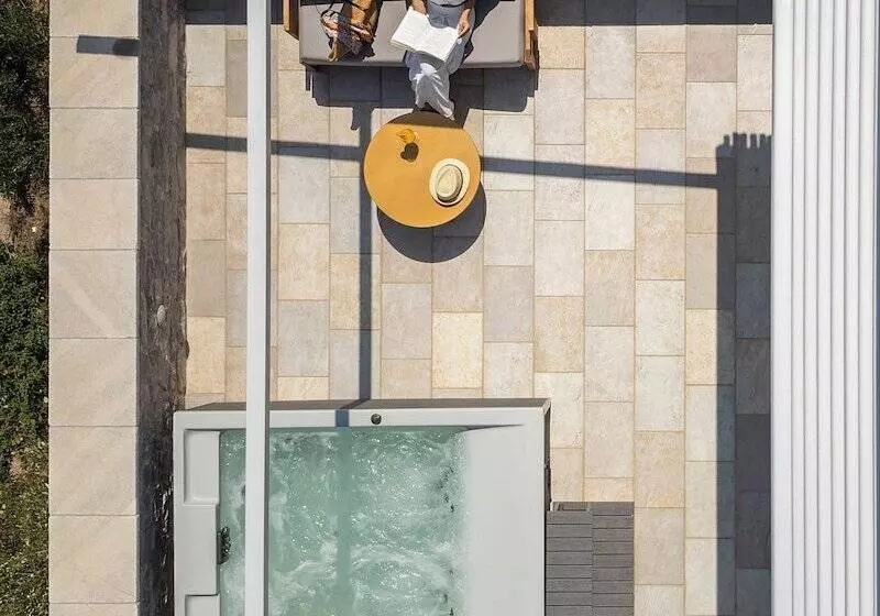 ホテル Trapela Limeni Luxury Suites