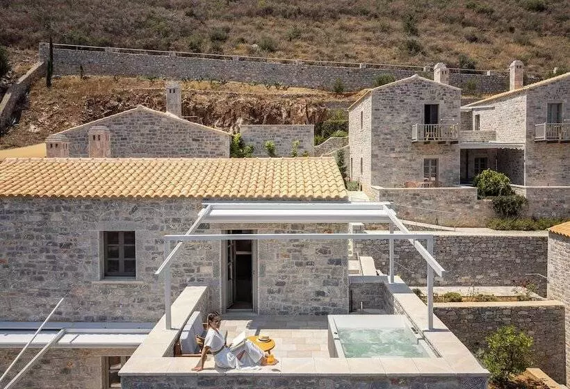 ホテル Trapela Limeni Luxury Suites