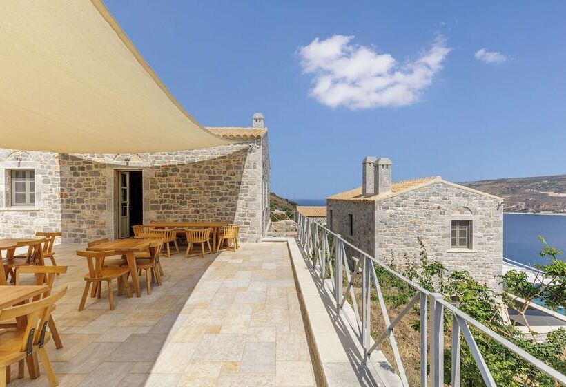 ホテル Trapela Limeni Luxury Suites