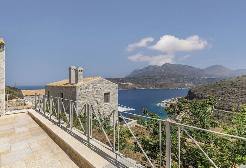 ホテル Trapela Limeni Luxury Suites