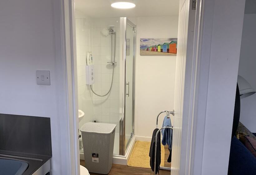 Lodge , Air Con , Free Parking , Mini Bar