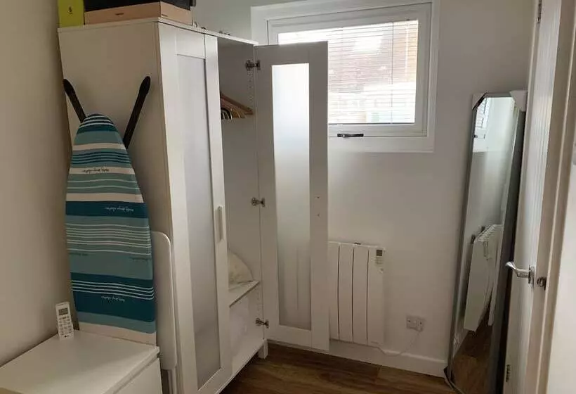 Lodge , Air Con , Free Parking , Mini Bar