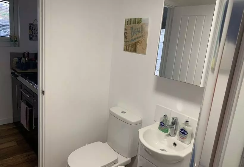 Lodge , Air Con , Free Parking , Mini Bar