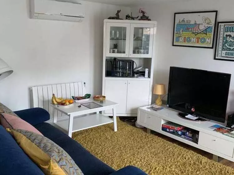 Lodge , Air Con , Free Parking , Mini Bar