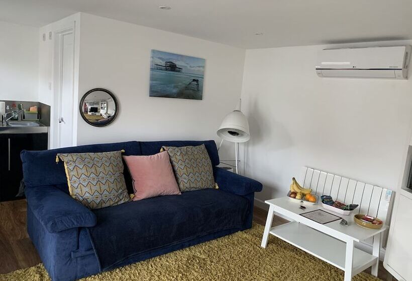 Lodge , Air Con , Free Parking , Mini Bar