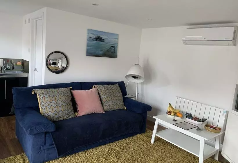 Lodge , Air Con , Free Parking , Mini Bar