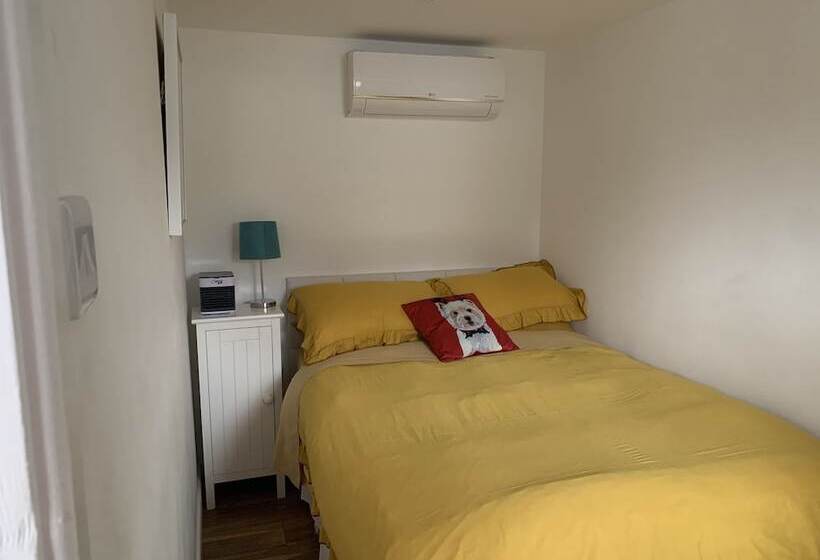 Lodge , Air Con , Free Parking , Mini Bar