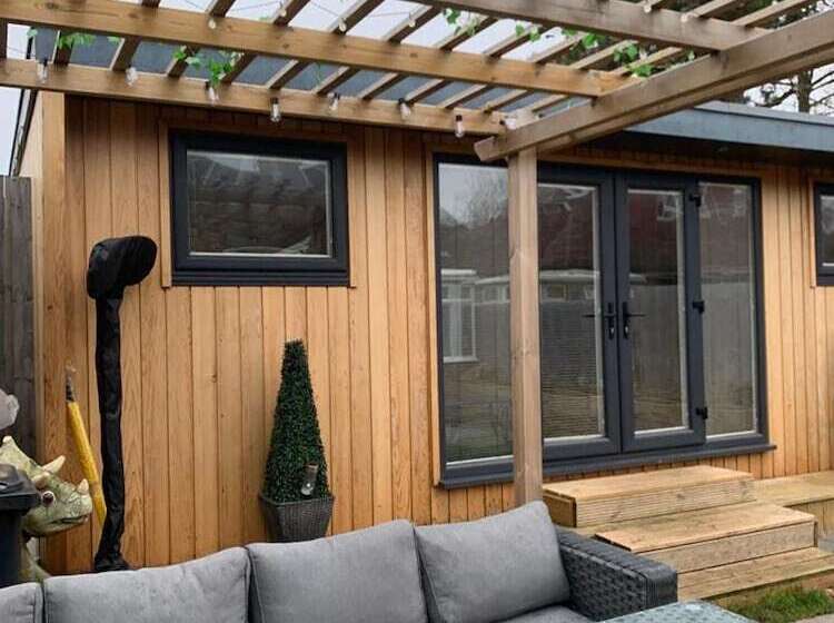 Lodge , Air Con , Free Parking , Mini Bar