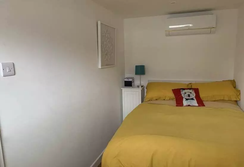 Lodge , Air Con , Free Parking , Mini Bar