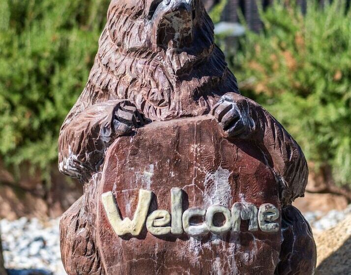 モーテル Buck Meadows Lodge