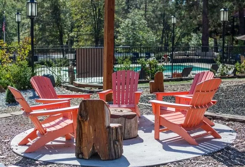 Motelli Buck Meadows Lodge