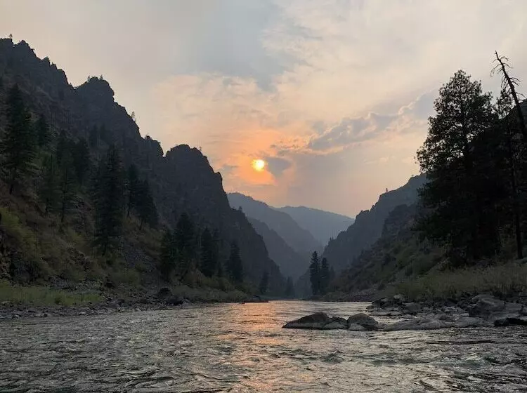 モーテル River S Fork Lodge