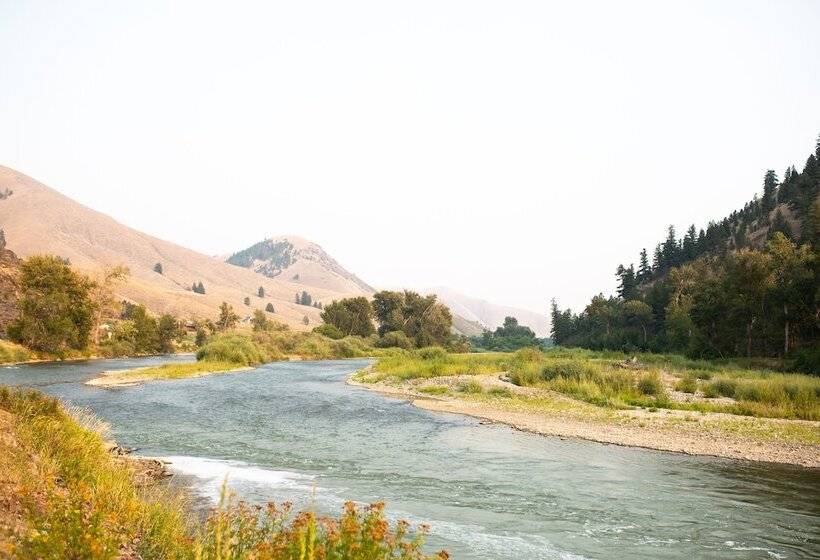 汽车旅馆 River S Fork Lodge