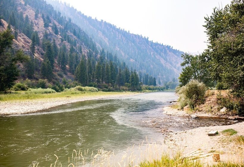 汽车旅馆 River S Fork Lodge