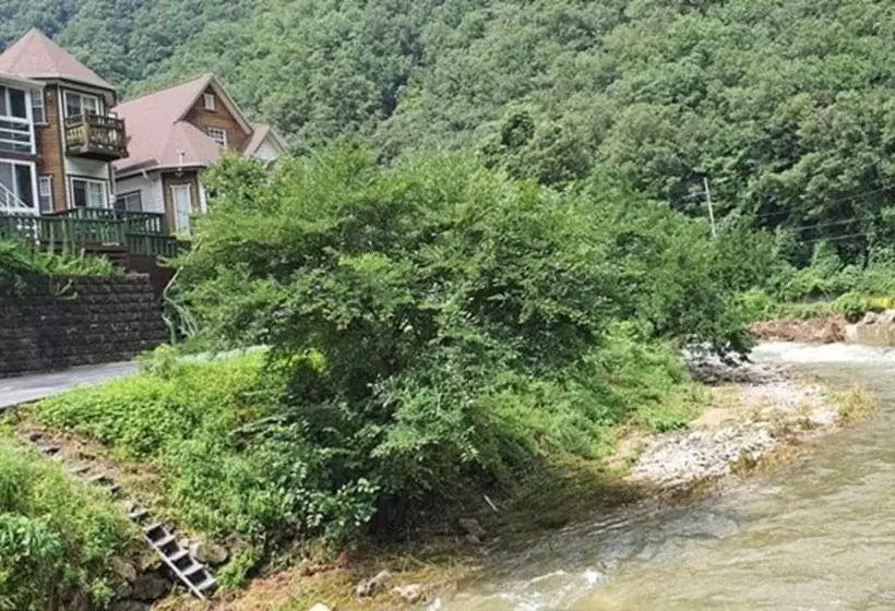 پانسیون Gapyeong Hue Island