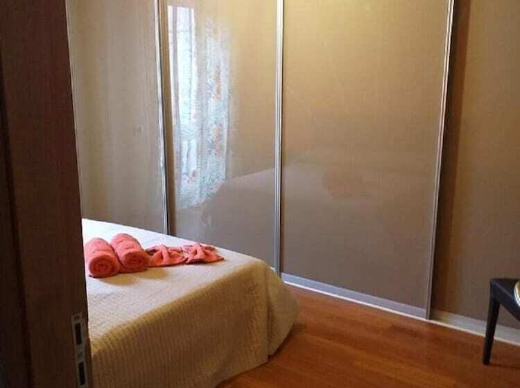 ペンション Room In Guest Room   Orange Room In Apartment