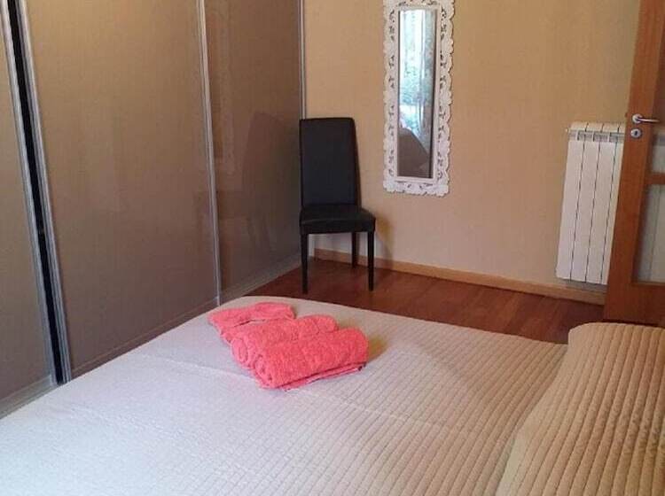 ペンション Room In Guest Room   Orange Room In Apartment