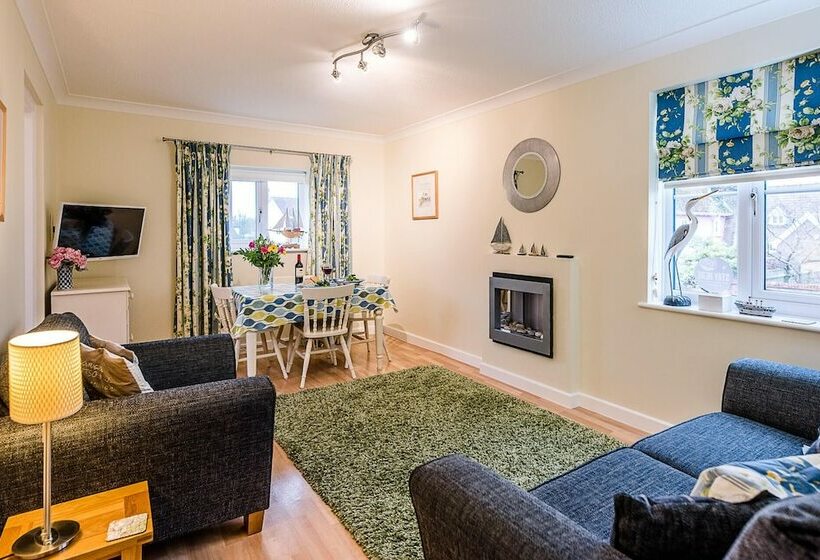 The Quarter Deck, Aldeburgh