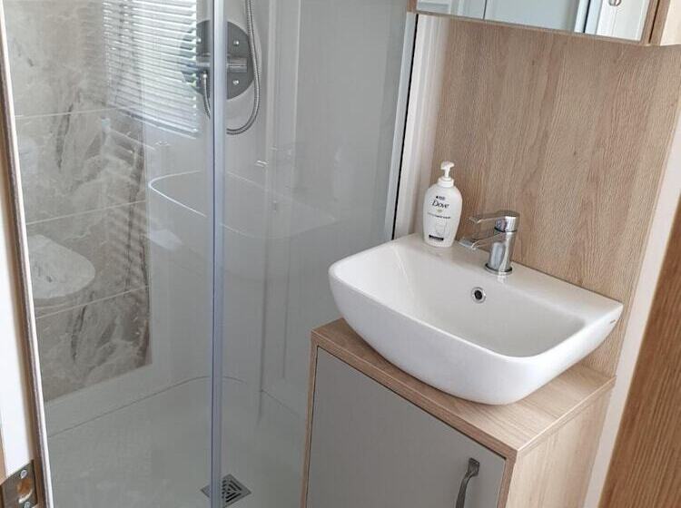 The Sea Breeze Captivating Caravan In Camber