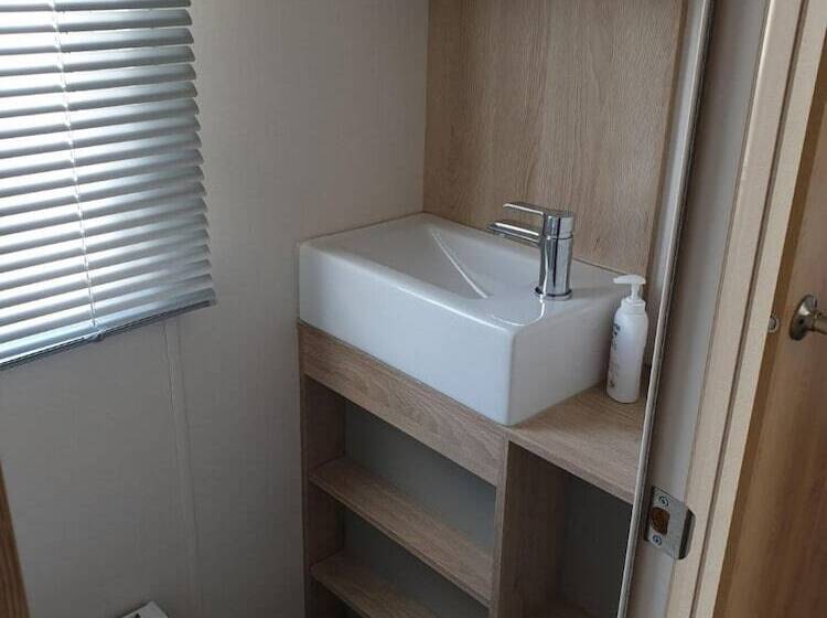 The Sea Breeze Captivating Caravan In Camber