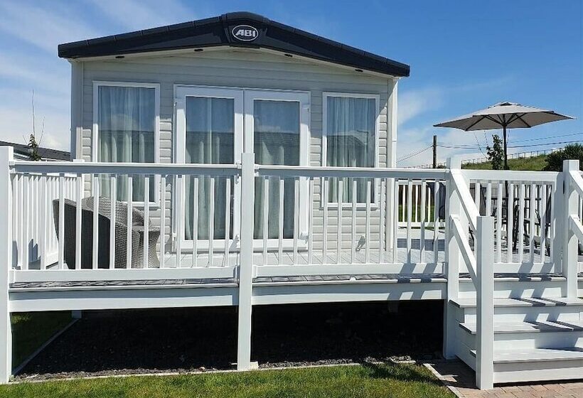 The Sea Breeze Captivating Caravan In Camber