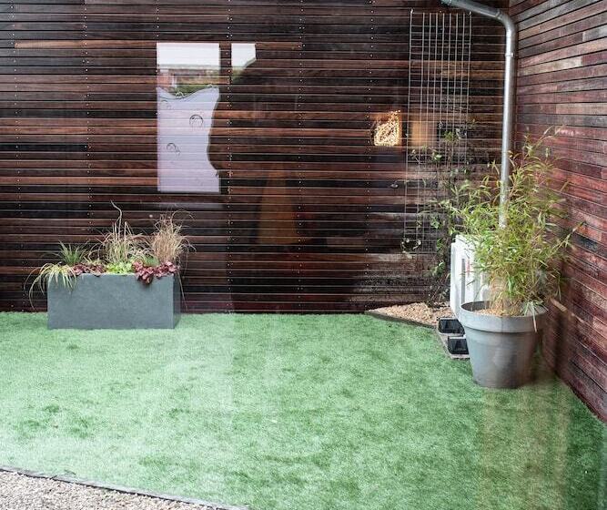 مبيت وإفطار Lefferves Cence