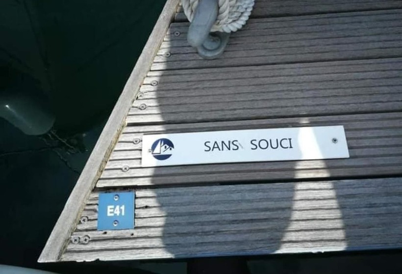 Bed On A Boat Holiday In The Heart Of Torquay